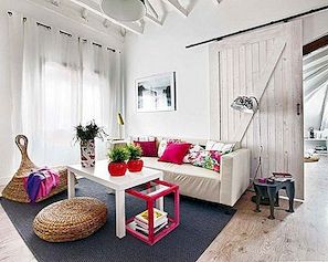 Een zolder van 50 vierkante meter omgetoverd tot een kleurrijke en chique ruimte