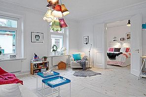 Ljus och mysig svensk lägenhet Visar charmiga dekorer