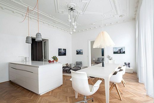 Klassisk lägenhet i Wien omfamnar modernt boende