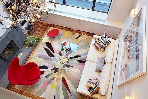 Axis Mundi Design在曼哈顿的多彩和光线充足的公寓