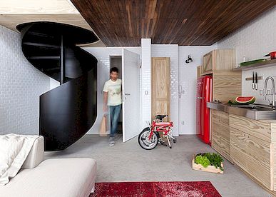 Compact en kleurrijk klein appartement netjes ingericht door Alan Chu