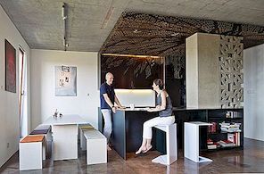 Maximaliseer een kleine loft in Warschau met multifunctionele meubels