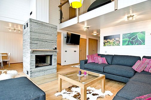 Minimalistisch Zweeds appartement op twee niveaus met een aantrekkelijk design