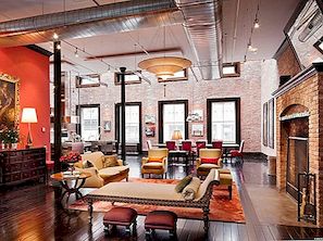 Gerenoveerde Tribeca Loft beschikt nu over een mix van klassieke en moderne elementen