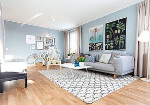 Scandinavische schoonheid weerspiegeld in een eenvoudig appartement met tinten blauw