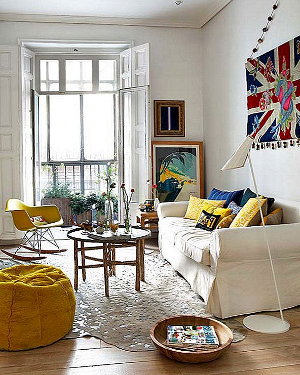 Serene Apartment Invaded by Color in Madrid