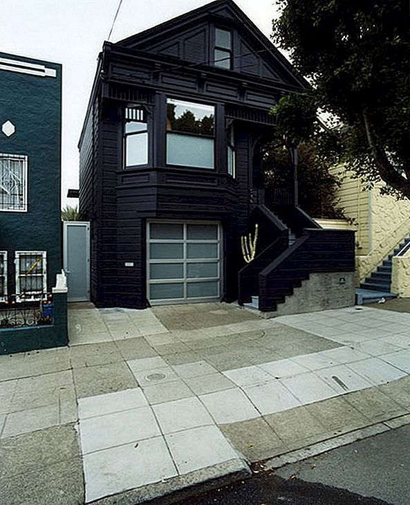 15 Πρόσοψη του Black House - Μυστηριώδεις & Σκούρες αλλά και ελκυστικές
