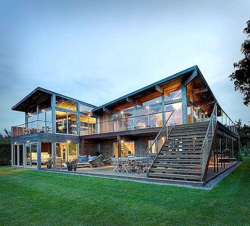 Sedmdesátá léta Oceanview Kit House vylepšená do elegantního rodinného domova
