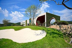 Ένα πράσινο υφαντήριο σπίτια από τον Hyunjoon Yoo Architects