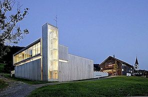Een nieuw brandweerkazernegebouw in Sulzberg-Thal, Oostenrijk