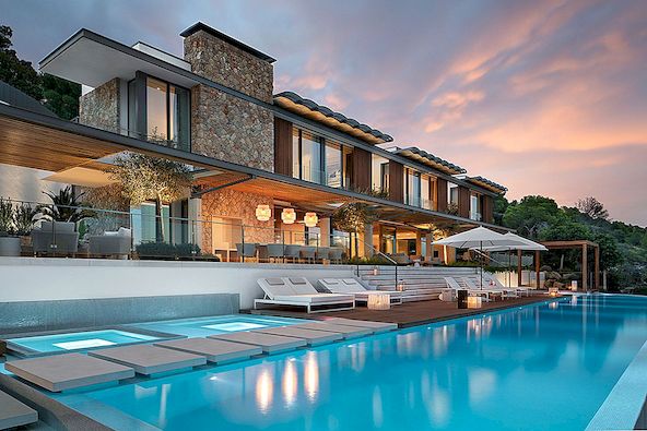 En underbar resort-stil hem med utsikt över Mallorca fantastiska landskap