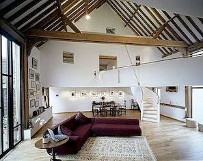 Architectonisch opvallende omgebouwde schuur in Surrey, Engeland