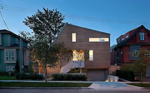 Asymetrický dům v Kanadě překvapí překvapivé návrhové řešení pro moderní život