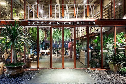 Bangkok Warehouse Goes Green pro restauraci inspirovanou Teráriem