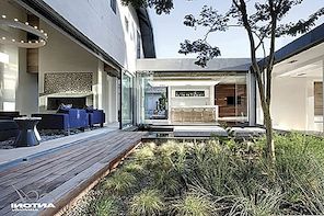 "Barefoot Luxusní" zobrazeno moderním rodinným domem v Kapském Městě