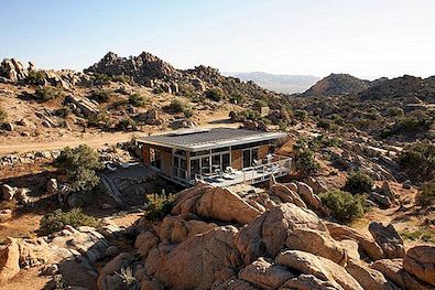Beautiful Homes obkrožena z puščavo in gore