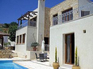 Lepa hiša na Cipru Poslala nam je Freshome.com Reader