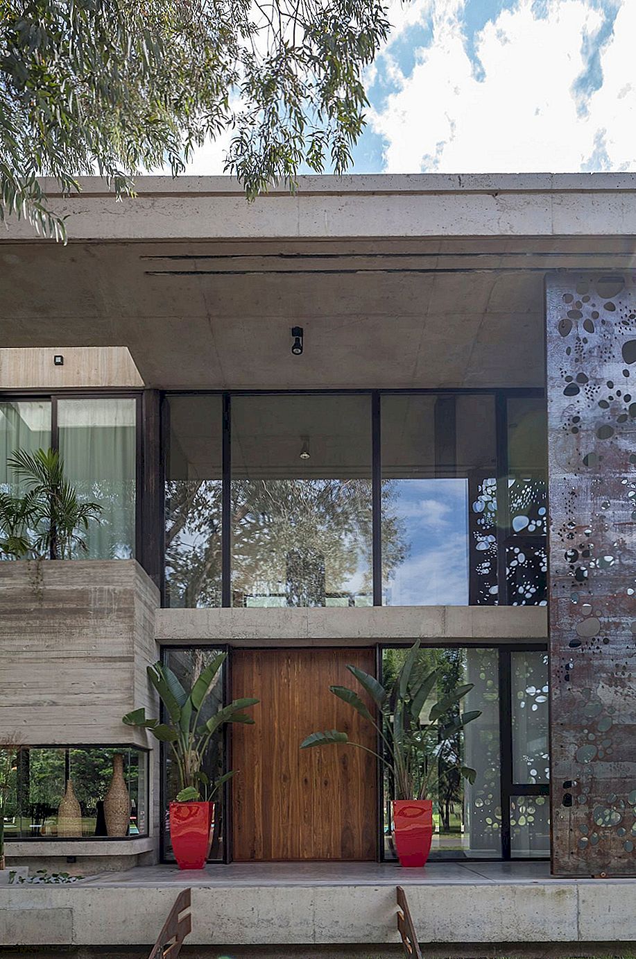 Buenos Aires Home een fusie van moderne materialen en natuurlijke elementen