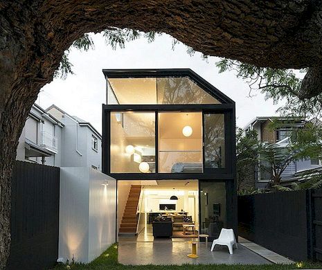 Skrbno oblikovana domača razširitev v Sydneyju, ki jo je izvedel arhitekt Christopher Polly
