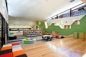 Barevná a atraktivní studentská knihovna v Melbourne dKO Architecture