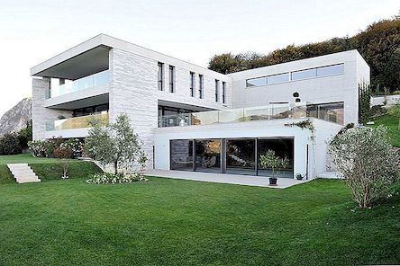瑞士当代住宅提供壮丽景色：卢加诺别墅