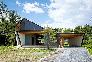 Skapande anpassad till ett moderat klimat: Yatsugatake Villa i Japan
