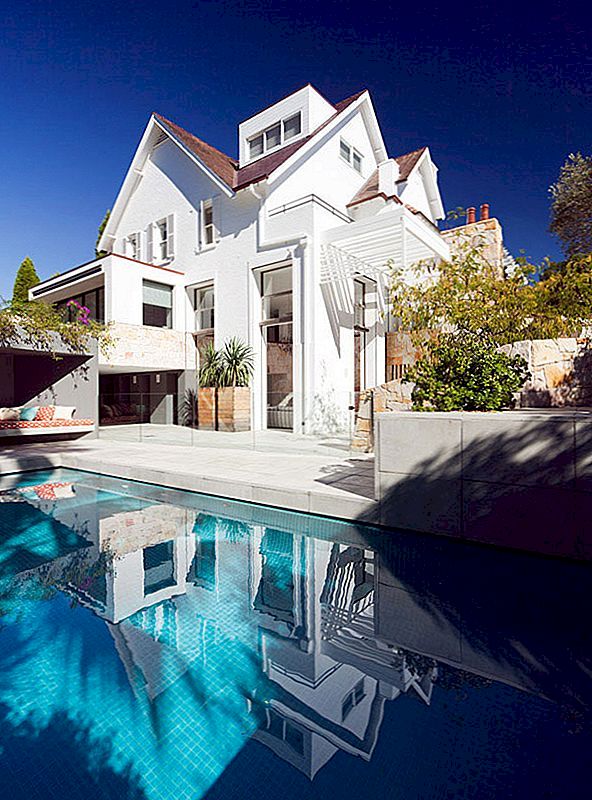Úchvatný bazénový dům s příjemnými dekoracemi a útulným pocit