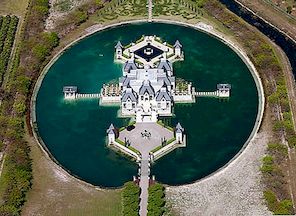 Dreamy Miami Castle obklopený Moat: architekt Charles Sieger Residence