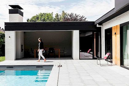 Každý den je pobyt v tomto minimalistickém domě v Belgii