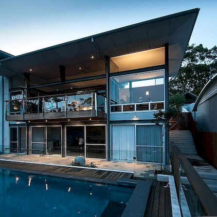 Utsökt utsikt och fina moderna detaljer: Dudley Residence i Australien