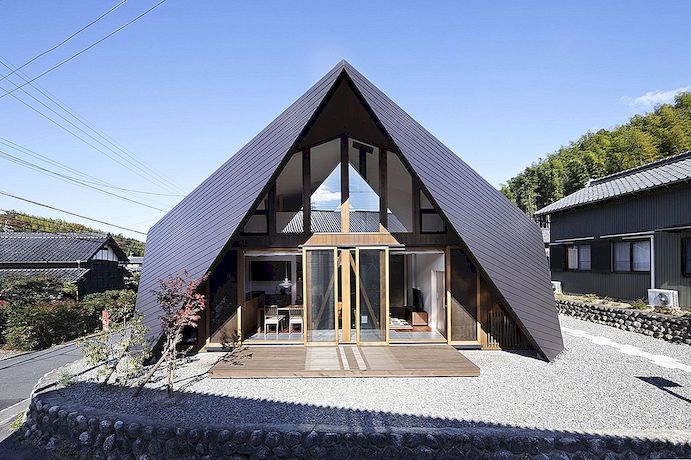 Fascinerend Origamihuis met architecturale comfortzakken