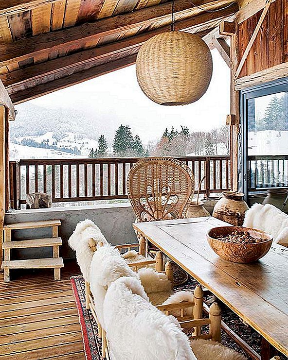 前农舍改建成阿尔卑斯山的复杂而波希米亚小木屋
