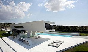 Futuristična rezidenca v Atenah, ki odraža lastno strast do jaht