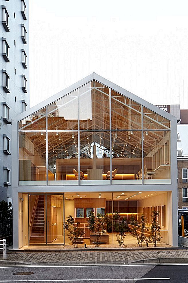 Žlutý kadeřník ve tvaru střechy v Japonsku od firmy Ryo Matsui Architects Inc