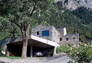 Äkta stenig arkitektur i Schweiz: Chamoson Residence