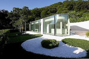 Staklo Rezidencija s intrigantnom arhitekturom: Jezero Lugano Kuća