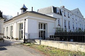 Ιστορικό μοναστήρι κοντά στο Παρίσι μετατράπηκε σε σύγχρονο σπίτι