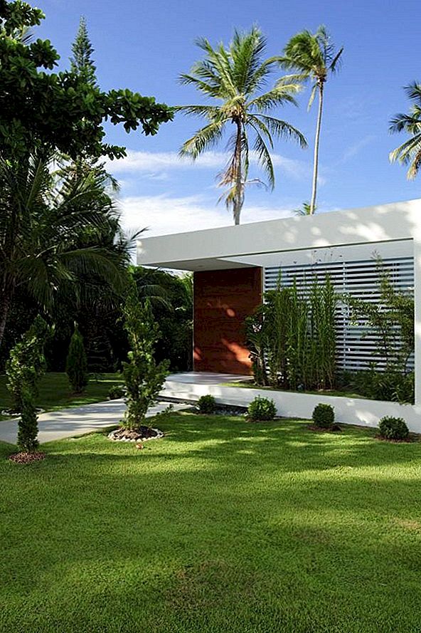 "Bento + Azevedo" architektų namas "Carqueija" Brazilijoje