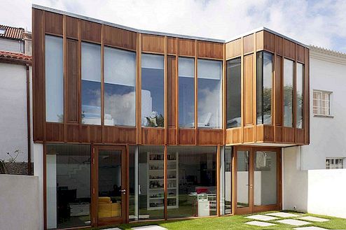 Huis opnieuw ontworpen om te integreren in de omliggende site in Silleda, Spanje