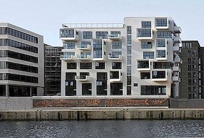 Imponerande lägenhet byggnad i Hamburg av kärlek arkitektur