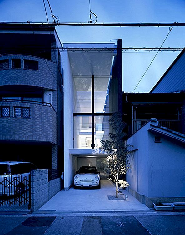 Indrukwekkend lang en smal huis in Japan