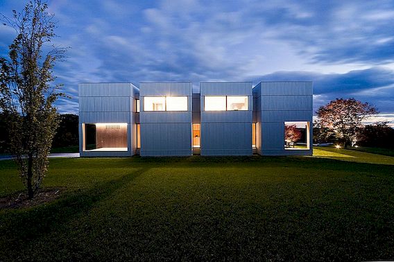 Podněcování symetrie: Víkendový dům skládající se z krabicovitých svazků