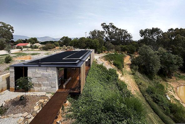 Inovativní rodinný dům postavený z recyklovaných betonových bloků