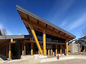 Uitnodigend bibliotheekontwerp in Canada door Hughes Condon Marler Architects
