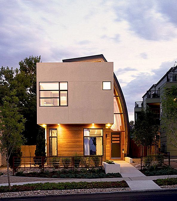 科罗拉多州丹佛市不规则形状的现代住宅：盾屋
