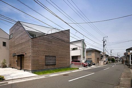 Japonská architektura s hravou dimenzí: dům v Ofuna