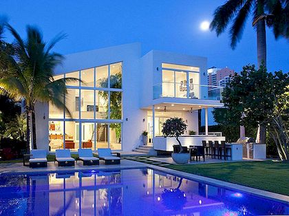 Licht doordacht panoramisch huis in Golden Beach, Florida