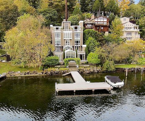 Luxusní bydlení vystavené domem současného stylu v Bellevue, Washington