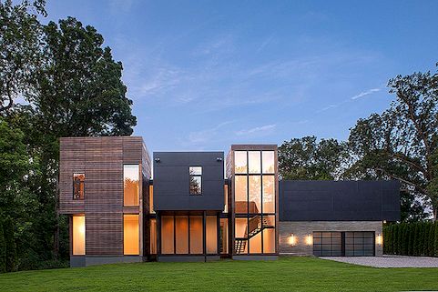 Masivna sodobna hiša, ki ima velik pogled v Marylandu
