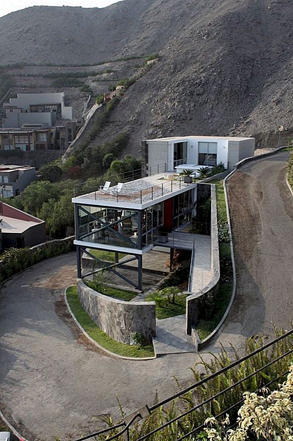 Mirador House in Lima door 2.8 x Architects
